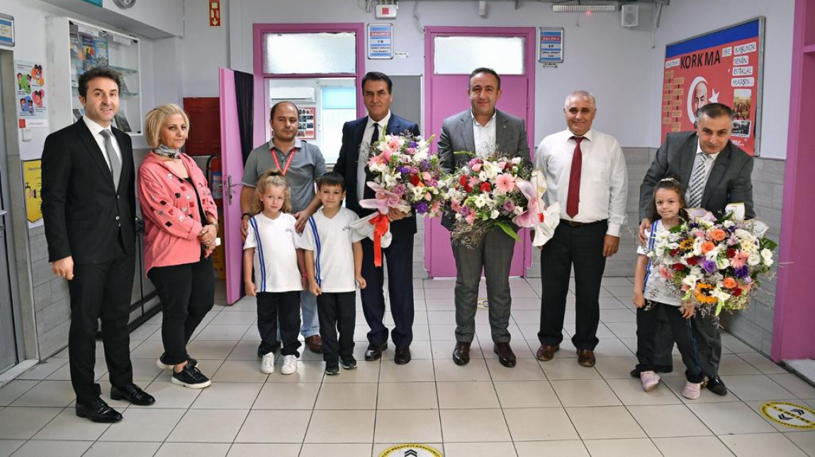Osmangazi İlçe Belediye Başkanımız Mustafa DÜNDAR ve Osmangazi İlçe Milli Eğitim Müdürümüz Gürhan ÇOKGEZER'den Okulumuza Ziyaret